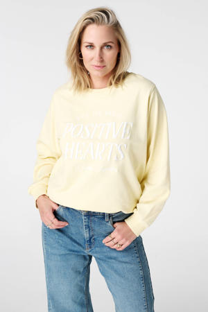 sweater geel