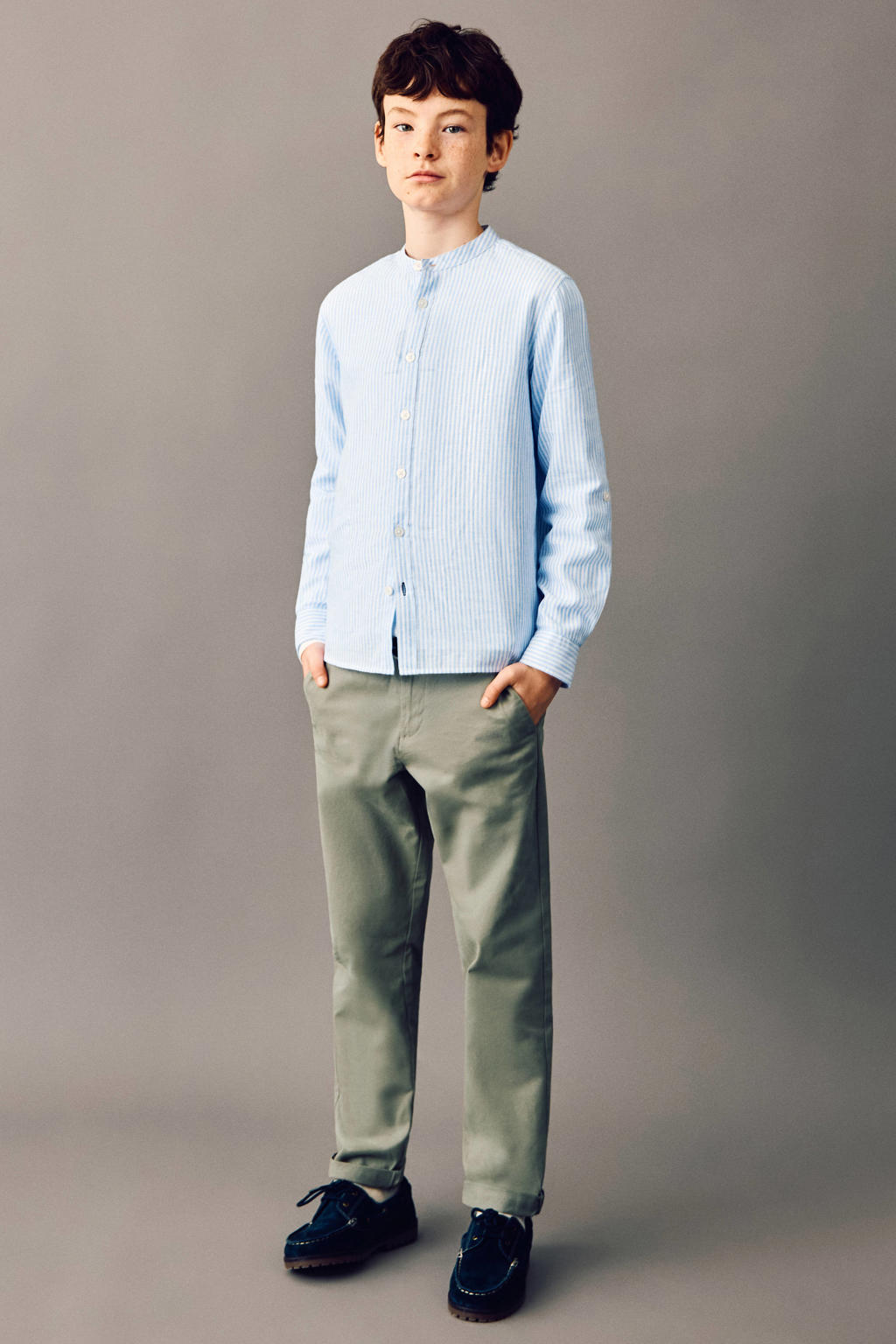 Kakikleurige jongens Mango Kids regular chino van stretchkatoen met rits- en knoopsluiting en effen