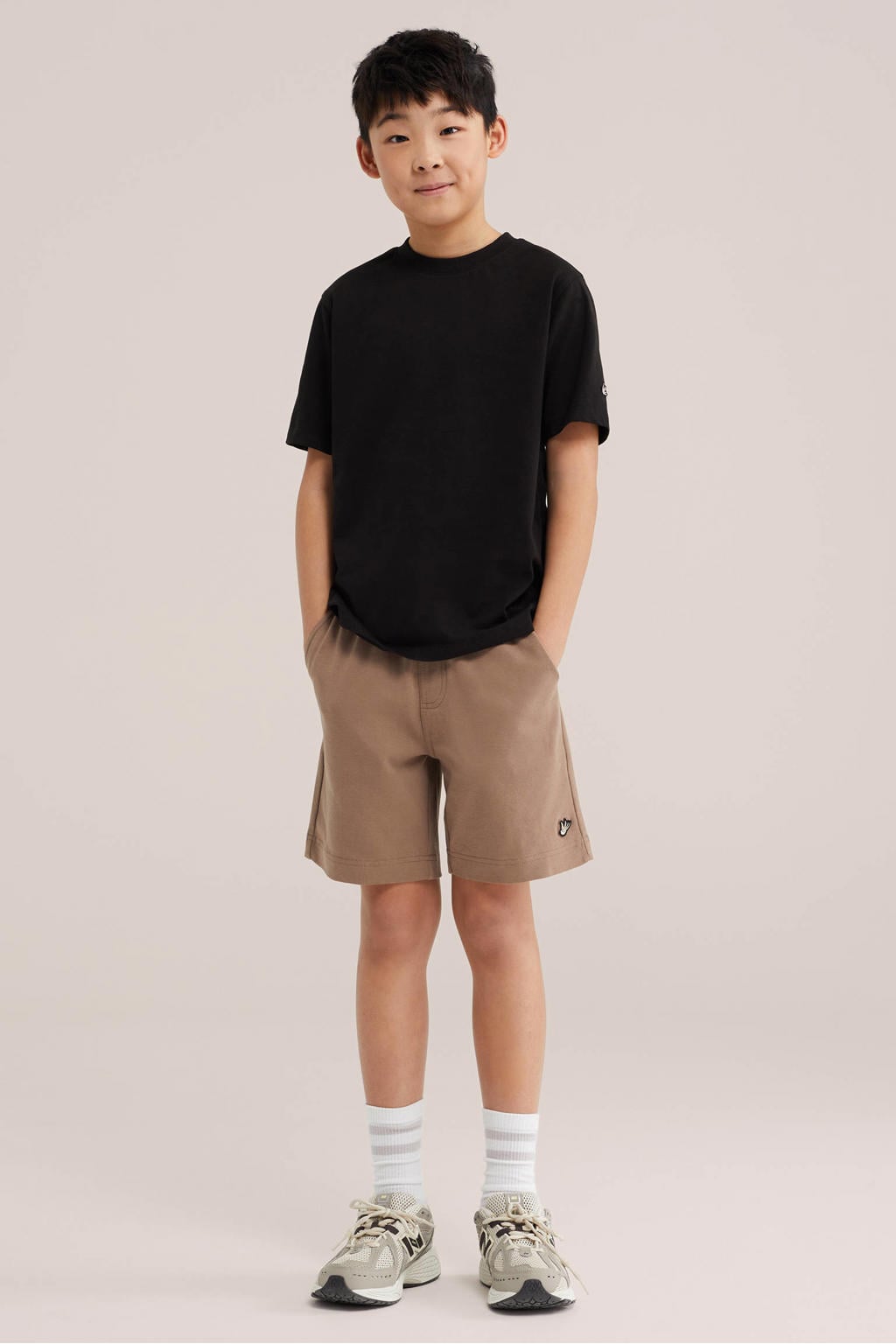 Bruine jongens WE Fashion sweatshort met elastische tailleband met koord en effen