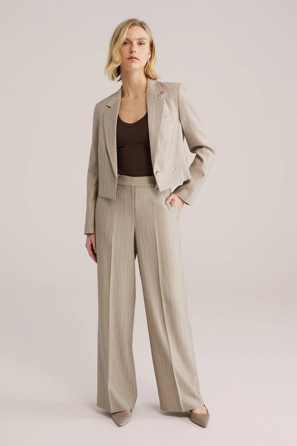 Grijsbruine dames WE Fashion wide leg regular waist pantalon bruin met rits, haak- en knoopsluiting en effen