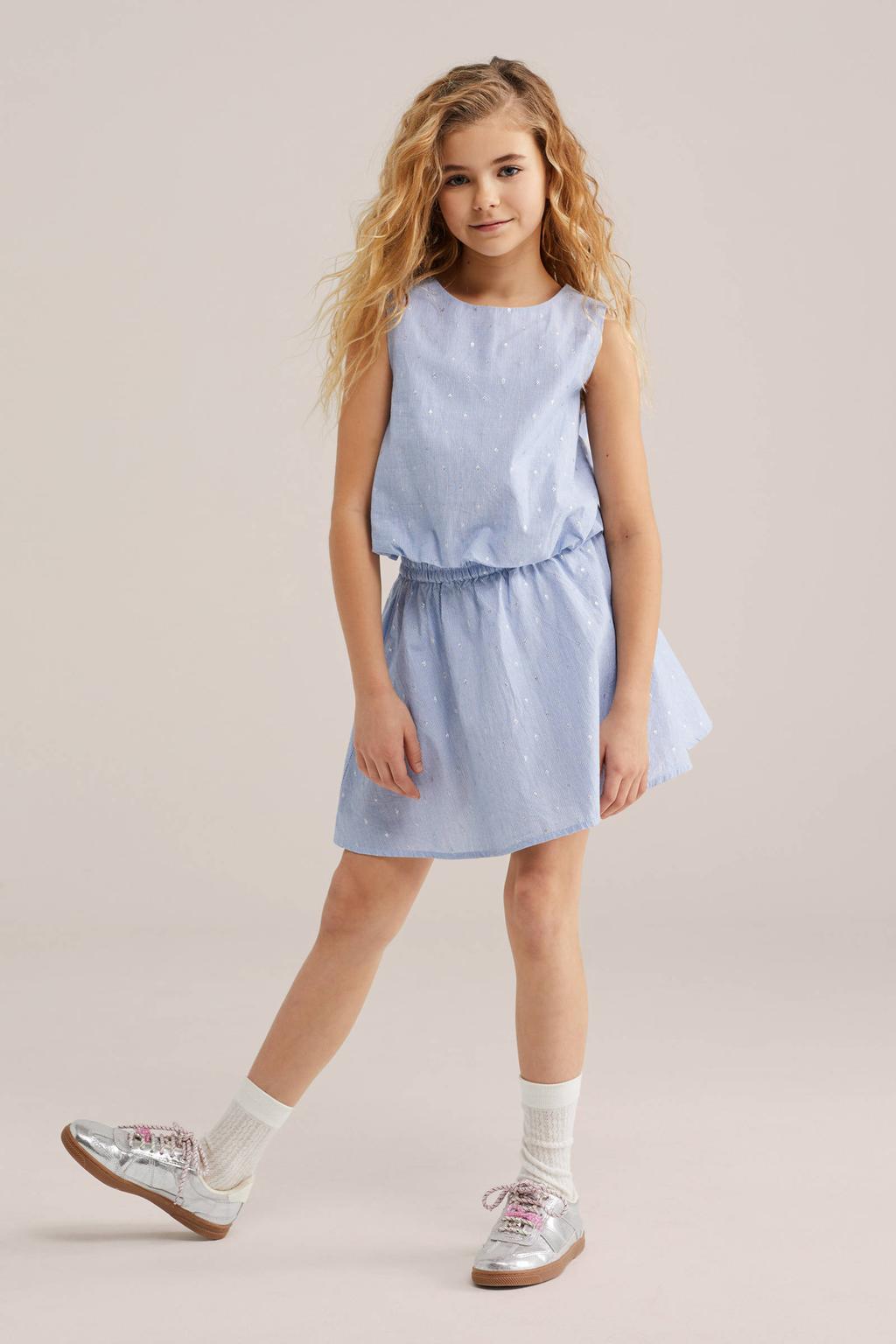 Lichtblauwe meisjes WE Fashion gestreepte mouwloze top met ronde hals en strass steentjes