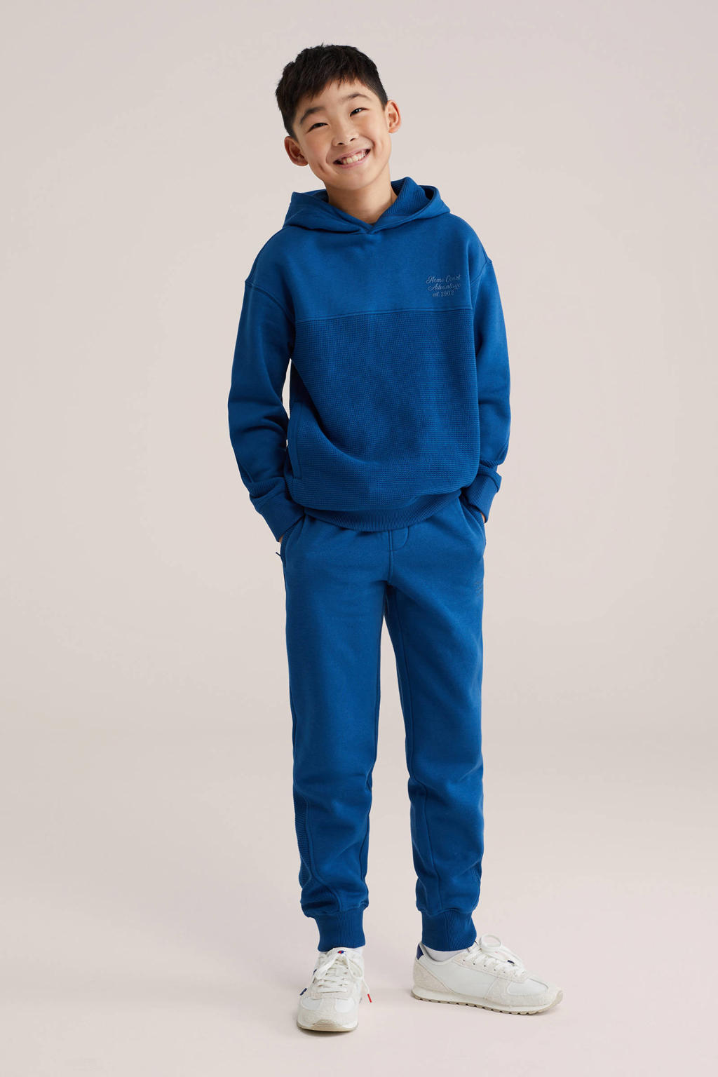 Blauwe jongens WE Fashion hoodie van sweat materiaal met effen, lange mouwen en capuchon
