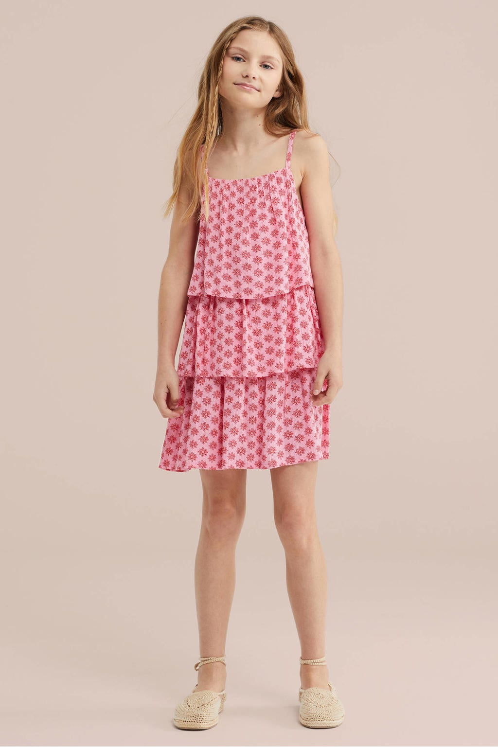 Roze meisjes WE Fashion korte jurk van viscose met bloemenprint, vierkante hals en plooien