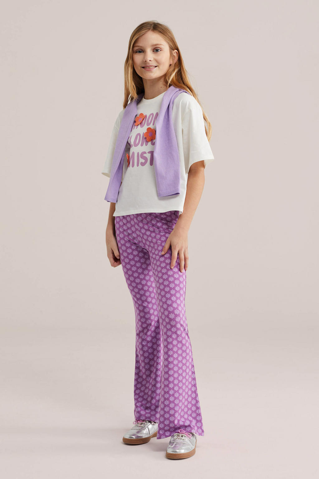 Lilakleurige meisjes WE Fashion flared legging van viscose met regular waist en elastische tailleband