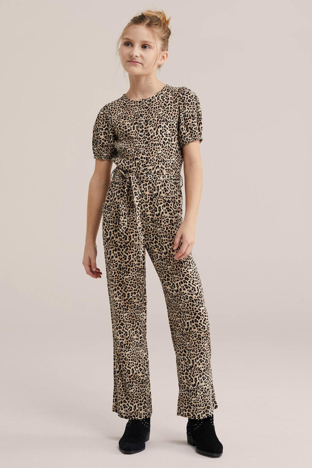 Beige en zwarte meisjes WE Fashion jumpsuit van viscose met panterprint, korte mouwen, ronde hals, drukknoopsluiting en elastische boord