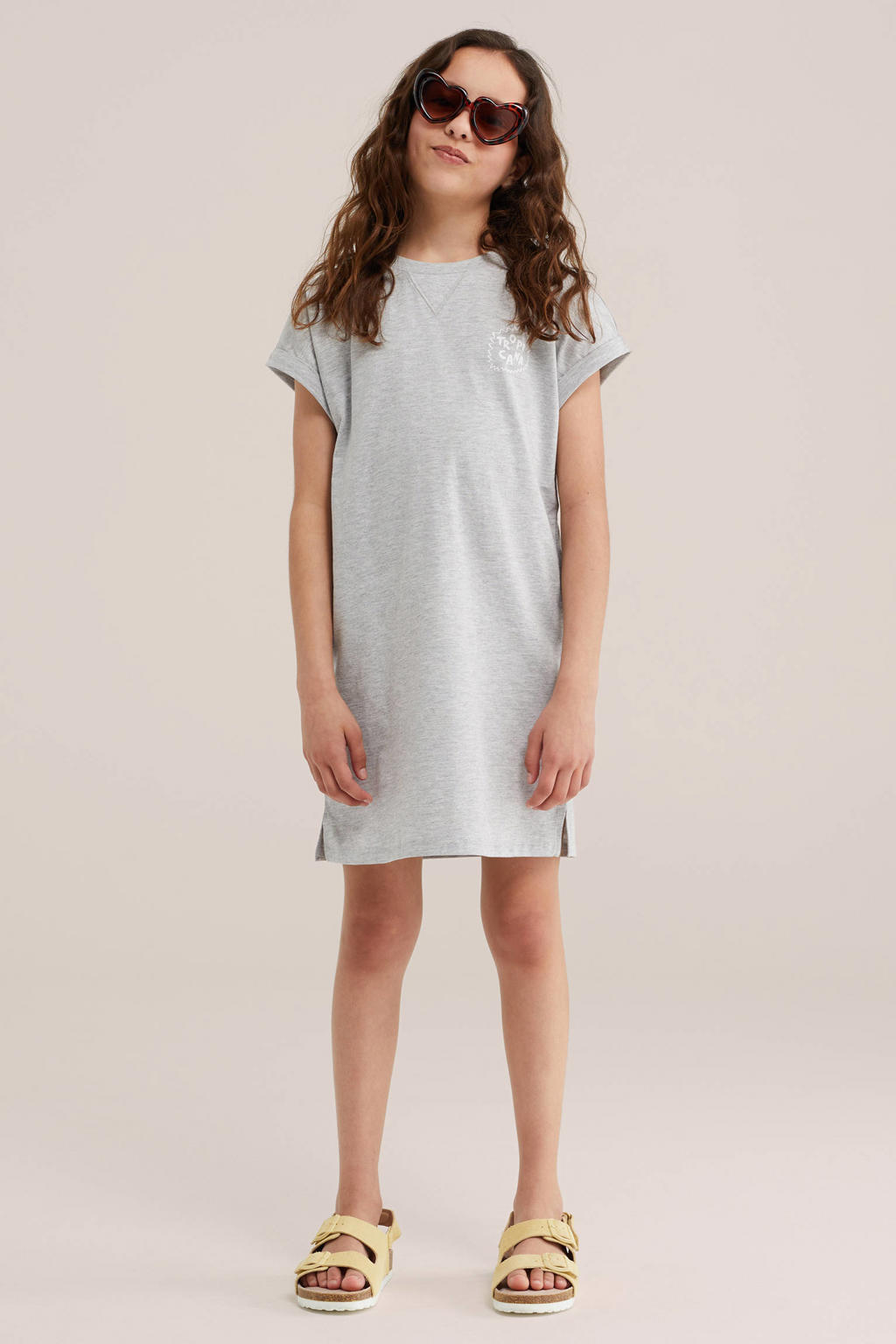 Grijze meisjes WE Fashion T-shirtjurk korte jurk van katoen met backprint, korte mouwen en ronde hals