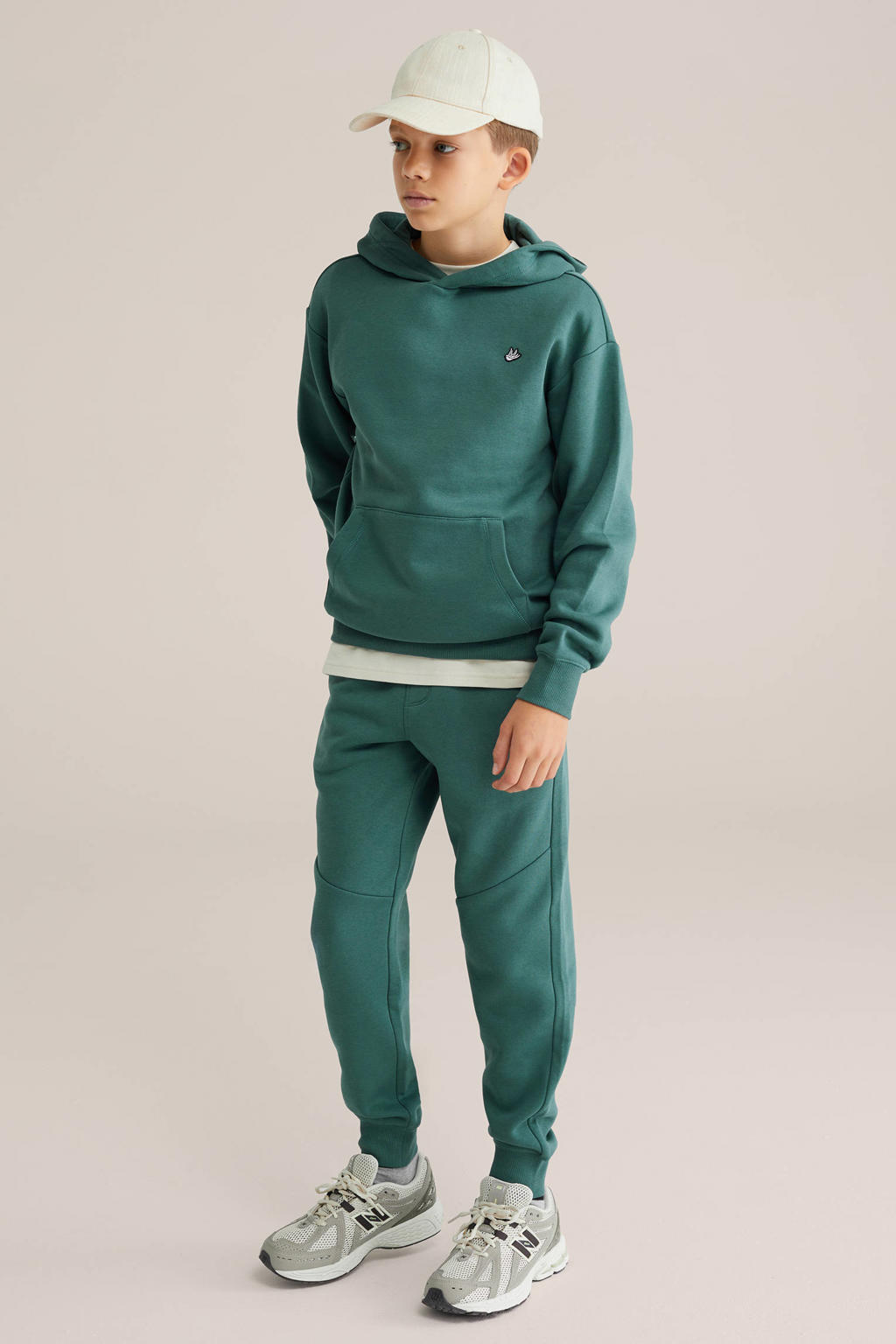 Donkergroene jongens WE Fashion hoodie van sweat materiaal met effen, lange mouwen en capuchon