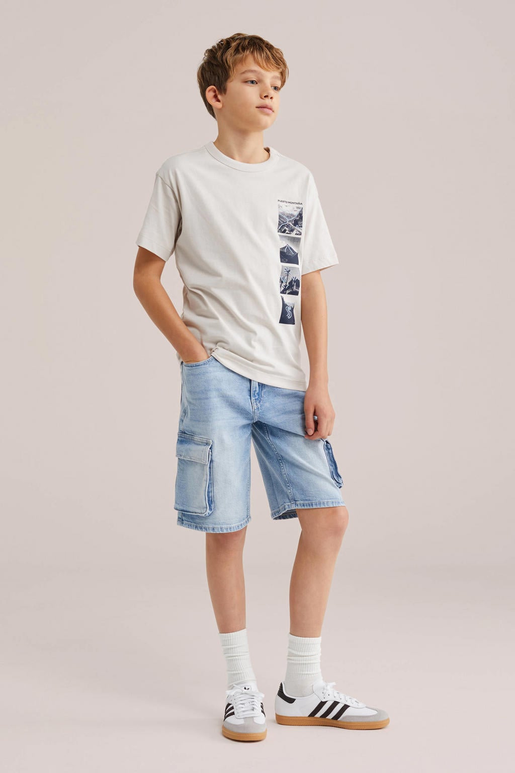 Light blue denim jongens WE Fashion Blue Ridge loose short van denim met rits- en knoopsluiting en effen