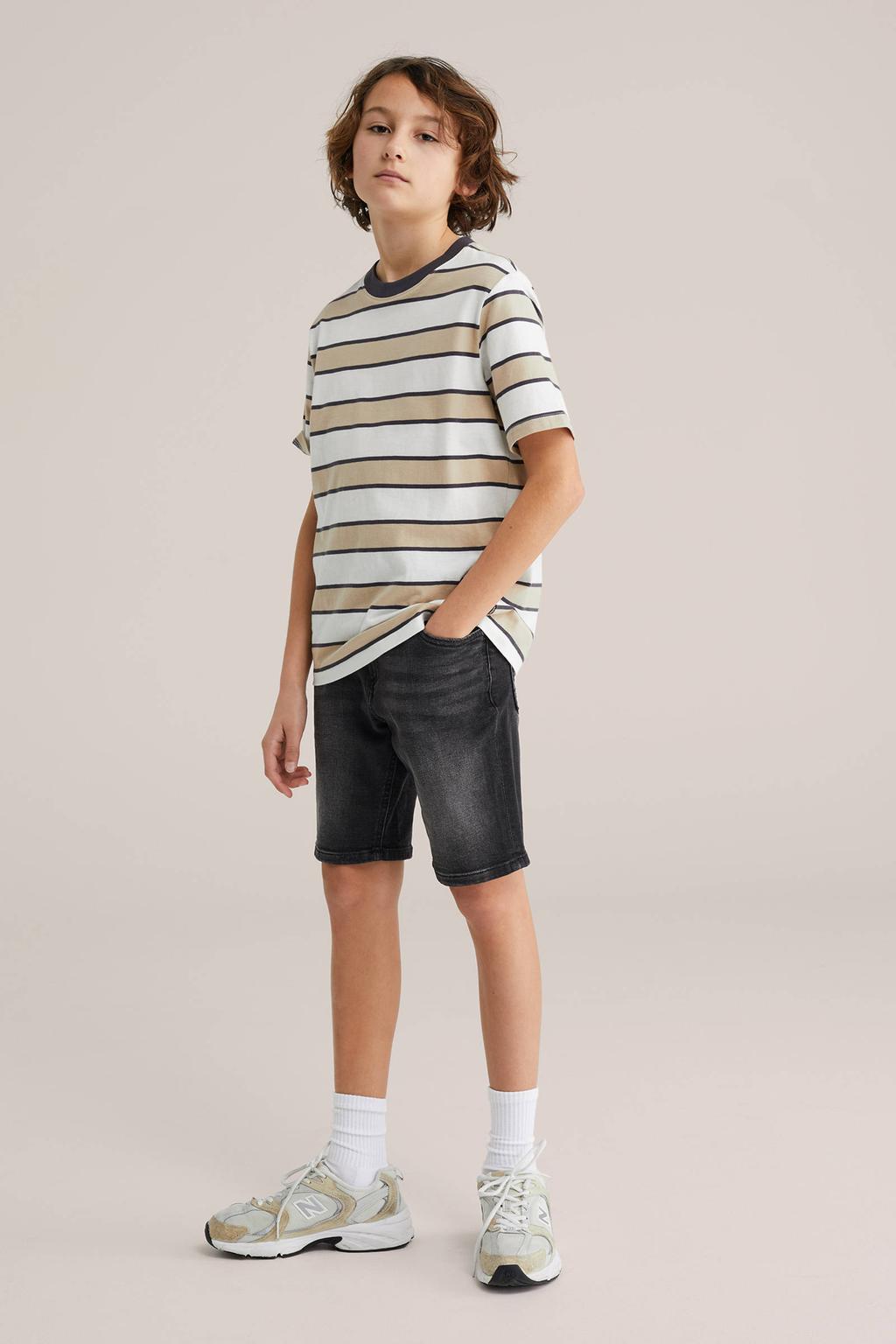 Black denim jongens WE Fashion Blue Ridge short black van denim met rits- en knoopsluiting en effen