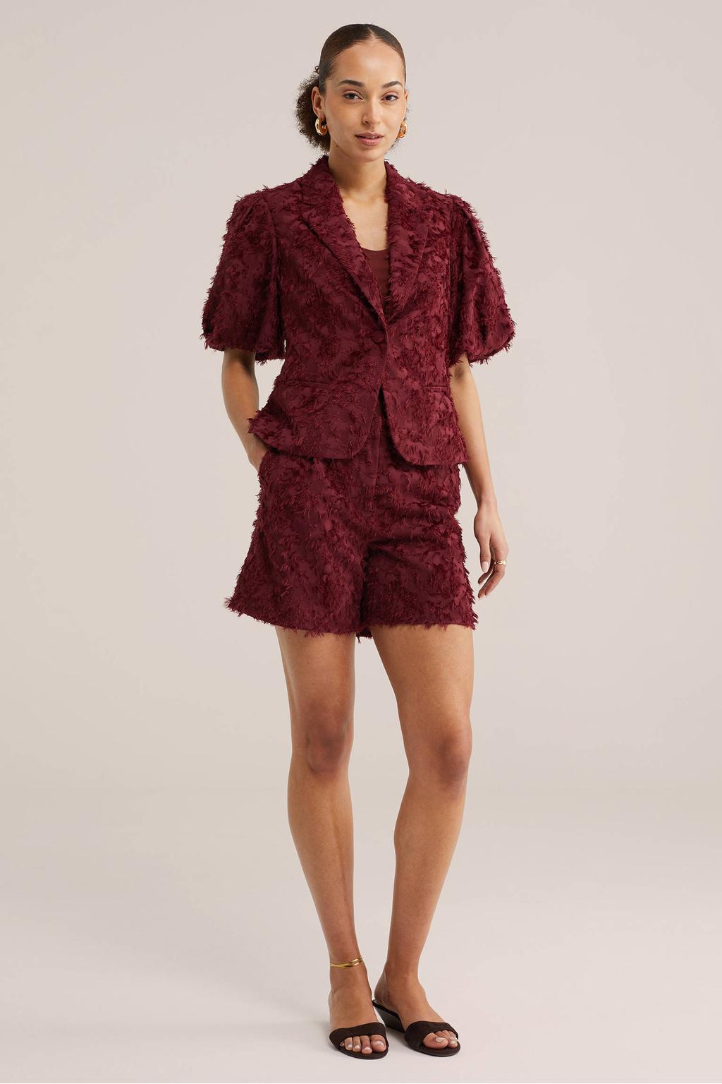 Rode dames WE Fashion regular waist chino short van polyester met rits, haak- en knoopsluiting en effen