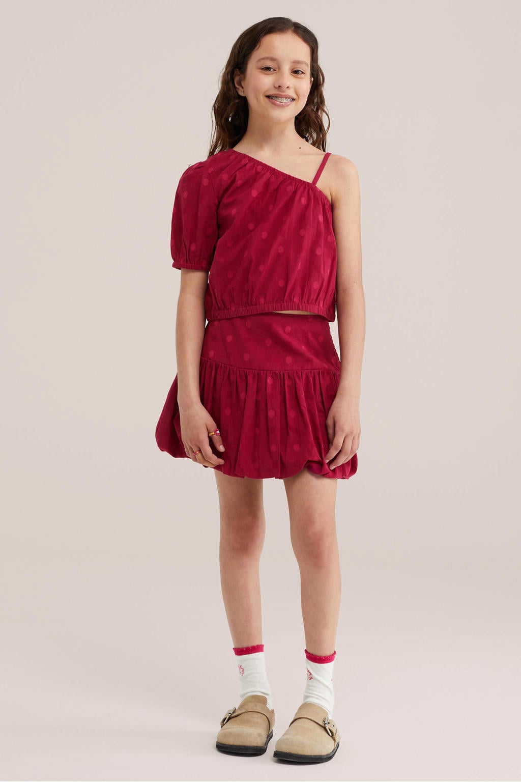 Rode meisjes WE Fashion one shoulder top met stippenprint, spaghettibandjes en elastische boord