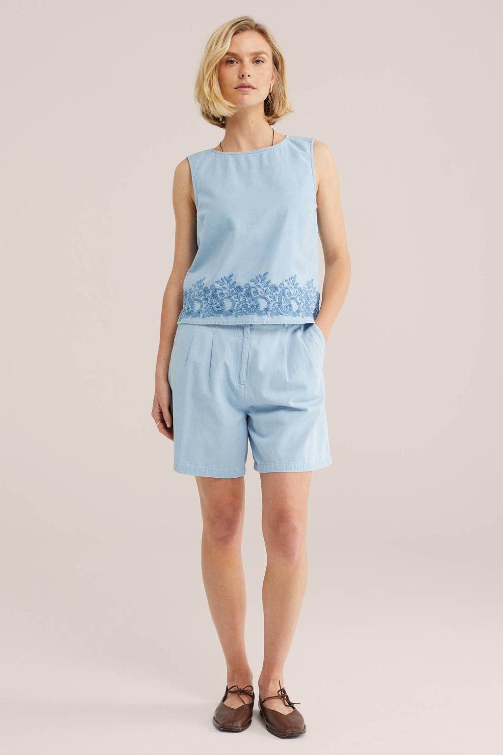 Light blue denim dames WE Fashion Blue Ridge wide leg regular waist casual short van denim met rits- en knoopsluiting en effen