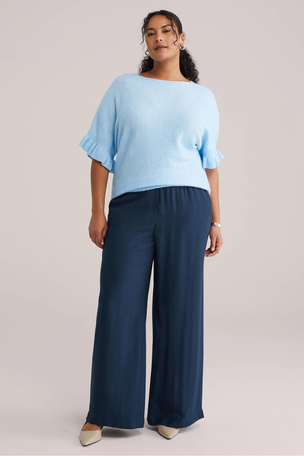 Lichtblauwe dames WE Fashion Curve top gebreid van polyester met effen, korte mouwen en boothals