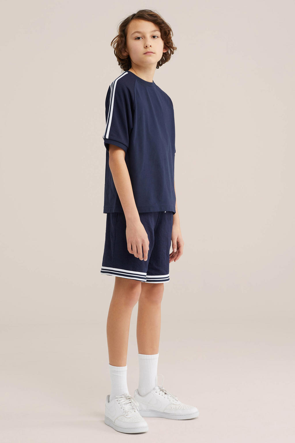 Donkerblauw en witte jongens WE Fashion regular waist sweatshort van polyester met elastische tailleband met koord en effen