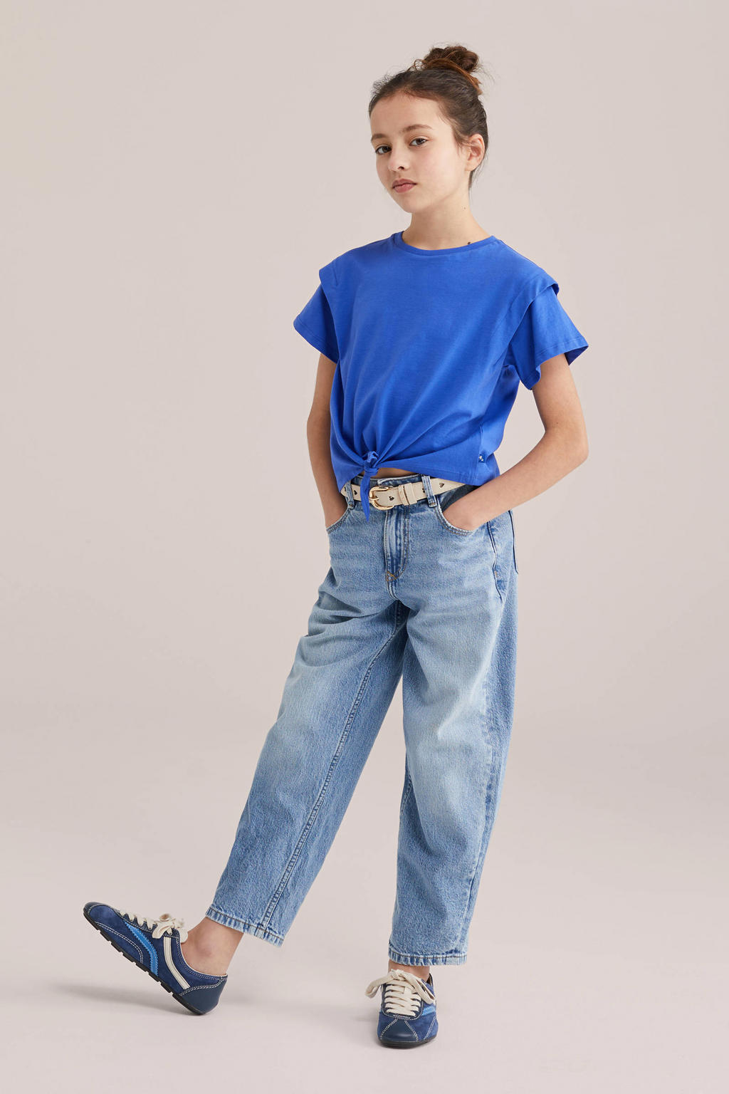 Blauwe meisjes WE Fashion T-shirt van katoen met effen, korte mouwen, ronde hals en knoopdetail