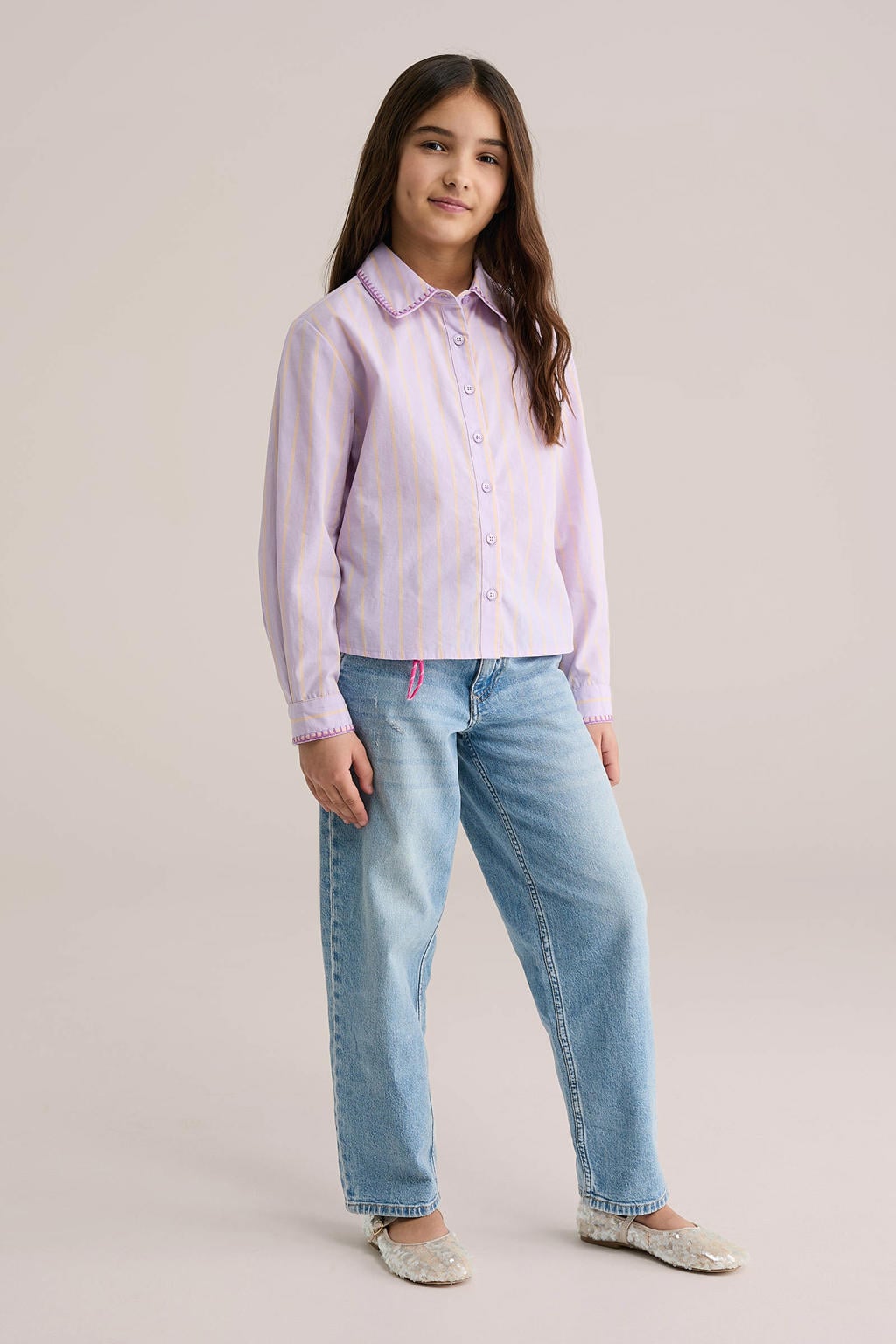 Lilakleurige meisjes WE Fashion gestreepte blouse van katoen met meerkleurige print, lange mouwen, klassieke kraag, knoopsluiting en contrast stiksels