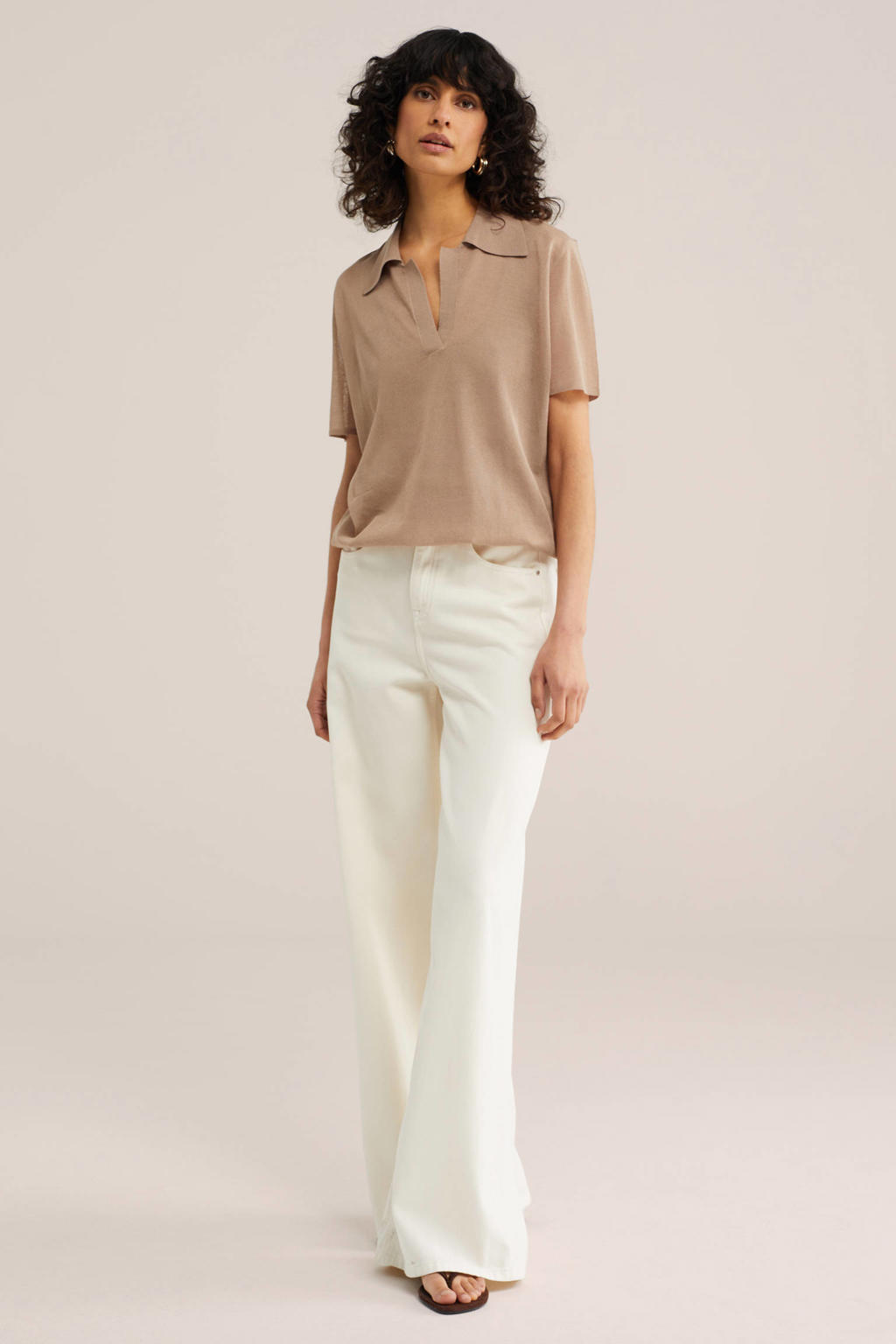 Beige dames WE STUDIO top van viscose met effen, korte mouwen en polo kraag