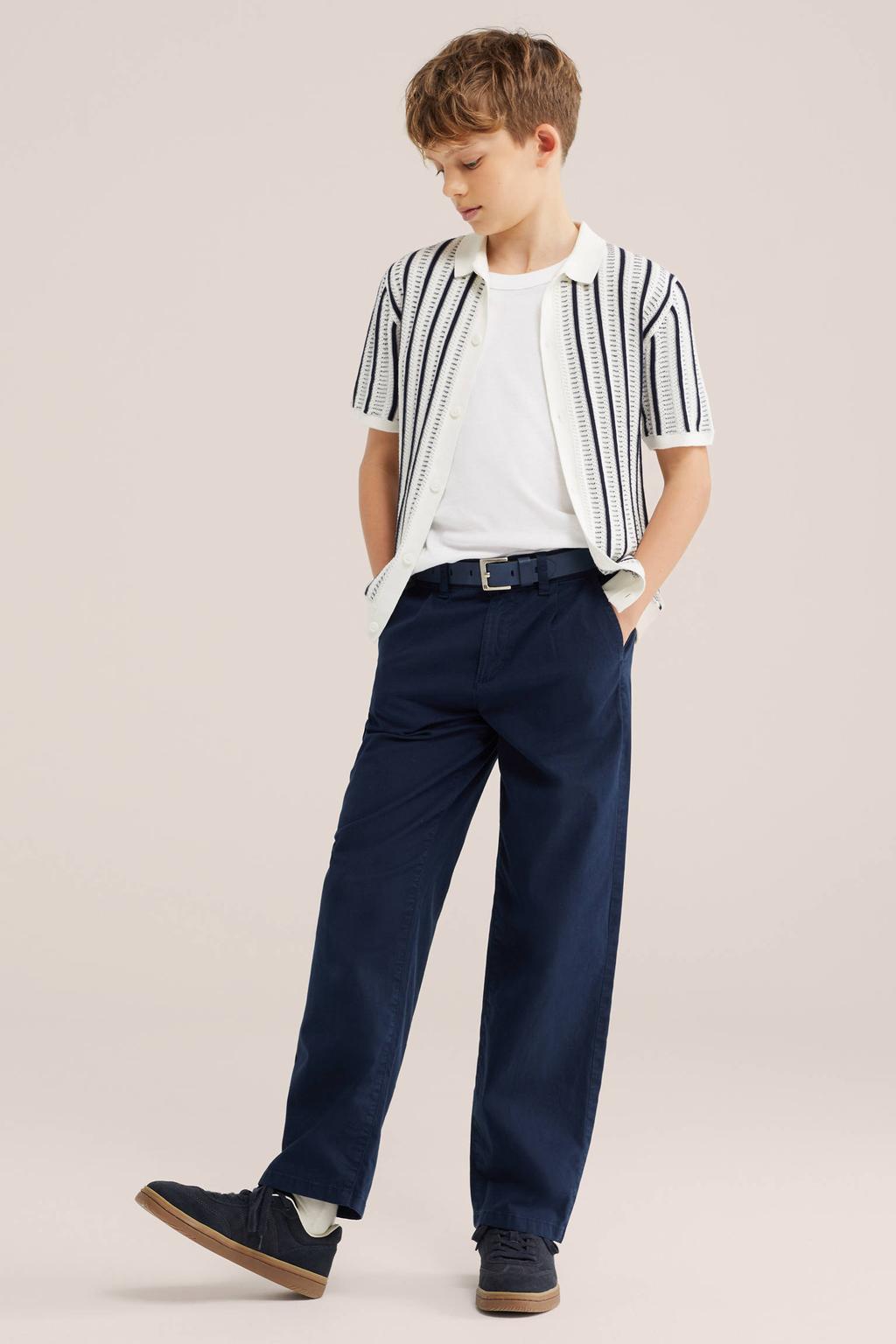 Wit en donkerblauwe jongens WE Fashion gestreepte polo gebreid van katoen met korte mouwen, klassieke kraag en knoopsluiting