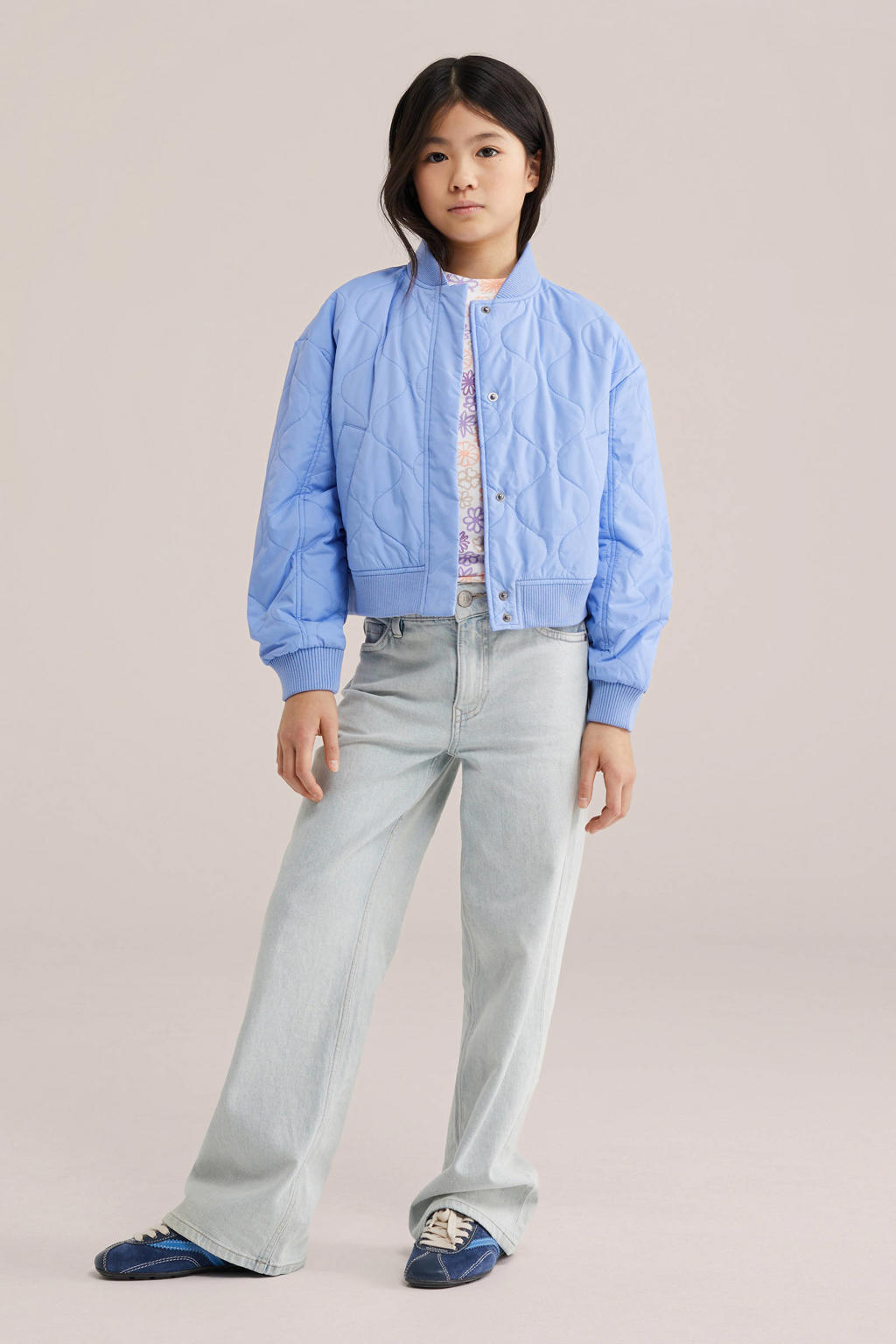 Blauwe meisjes WE Fashion bomberjack van polyester met effen, lange mouwen, ronde hals, drukknoopsluiting en geribde boorden