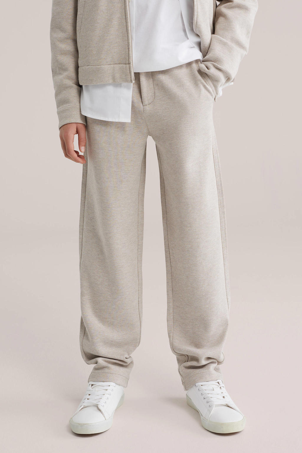 Beige jongens WE Fashion tapered casual broek van katoen met rits- en knoopsluiting en effen