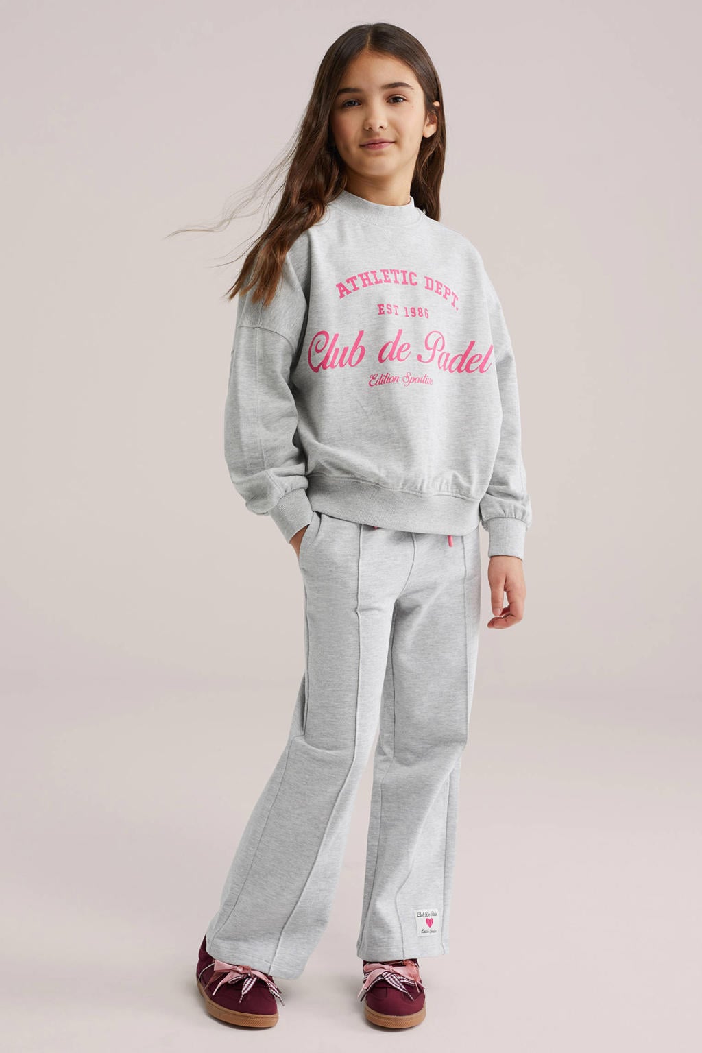 Grijs melange meisjes WE Fashion sweater met tekst print, lange mouwen, ronde hals en geribde boorden