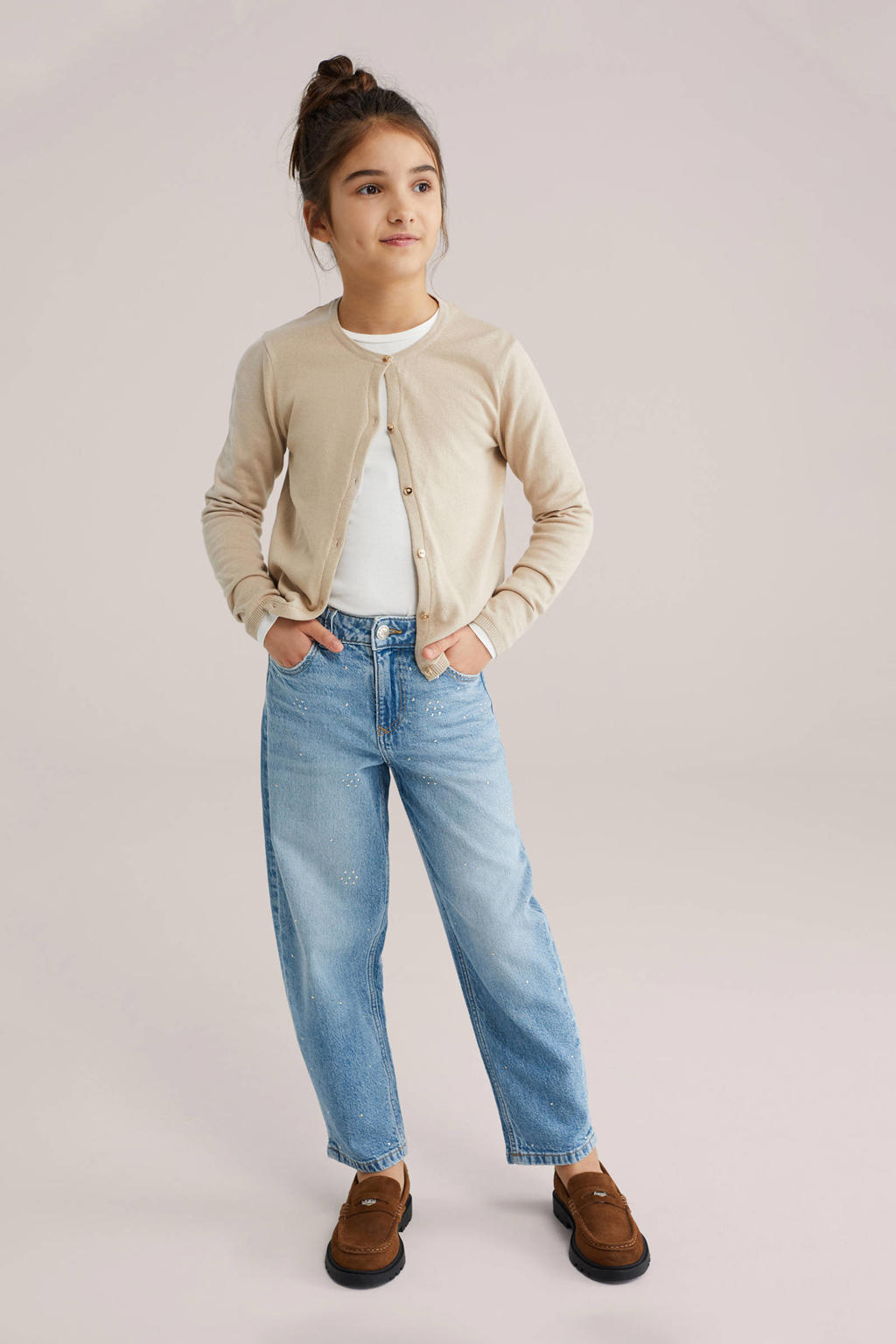 Medium blue denim meisjes WE Fashion Blue Ridge barrel jeans van denim met rits- en knoopsluiting