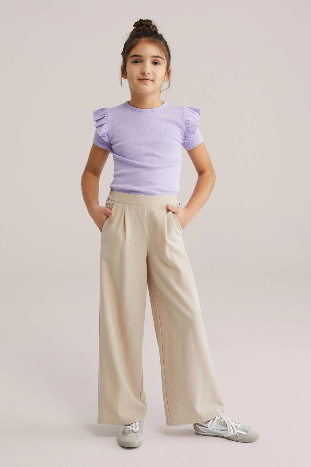 Beige meisjes WE Fashion loose gestreepte casual broek van polyester met elastische tailleband
