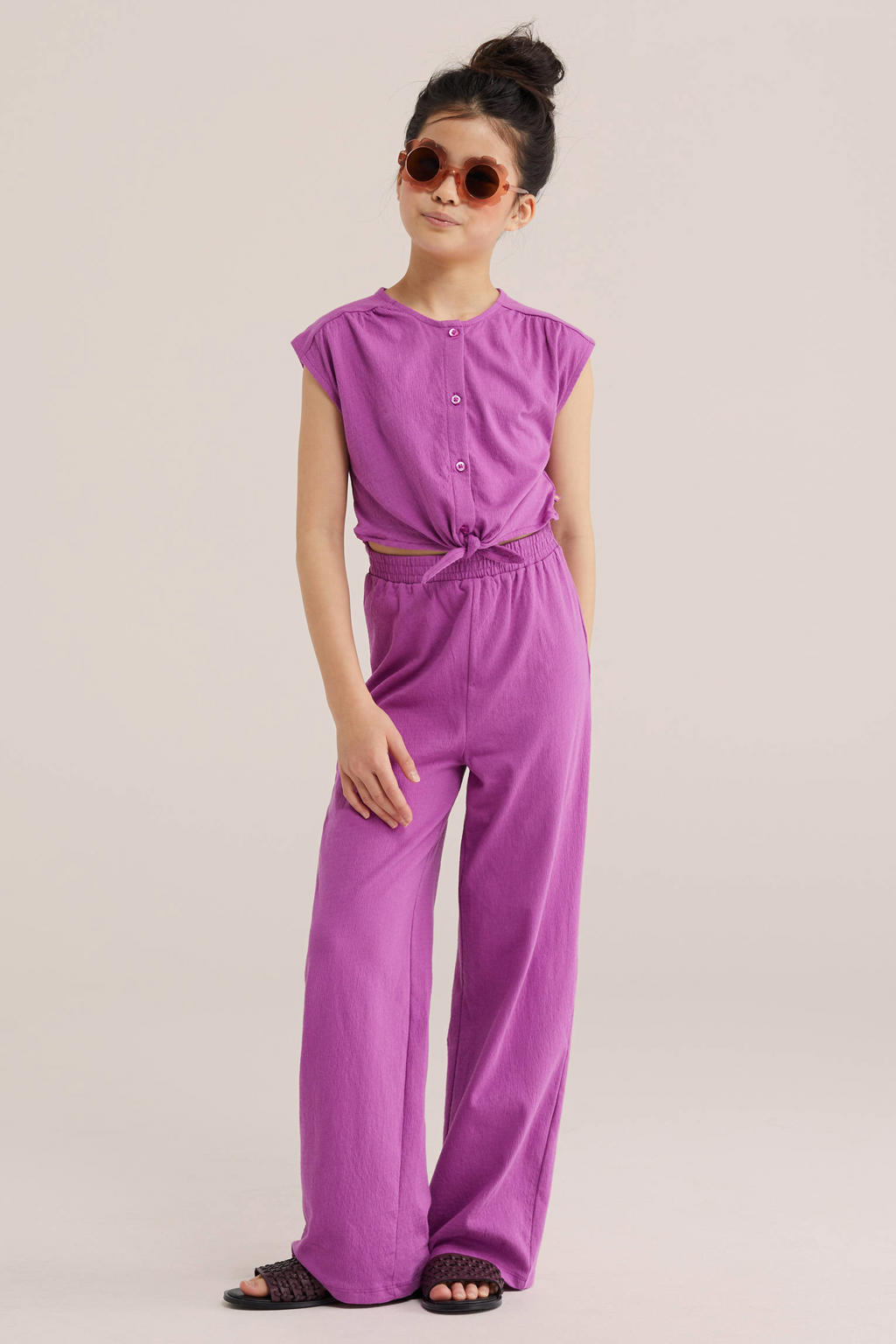 Paarse meisjes WE Fashion jumpsuit van katoen met effen, ronde hals, knoopsluiting en cut out