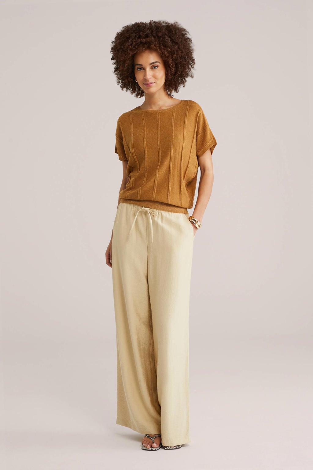 Gouden dames WE Fashion top van polyester met effen, korte mouwen, boothals en lurex