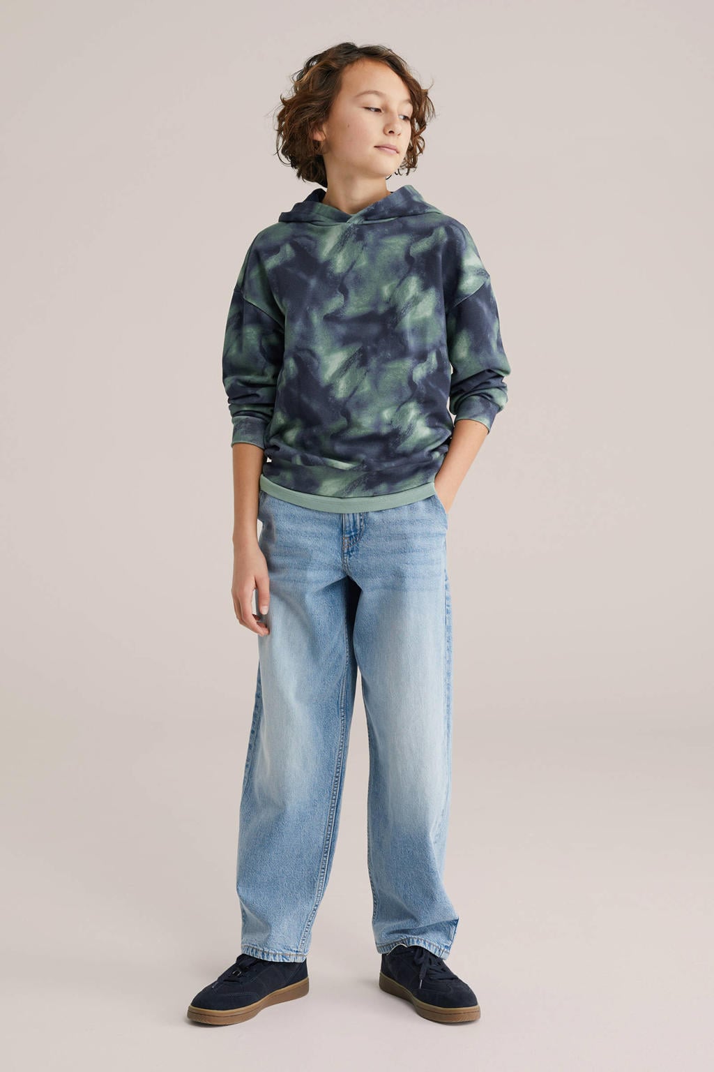 Groene jongens WE Fashion hoodie van sweat materiaal met meerkleurige print, lange mouwen en capuchon