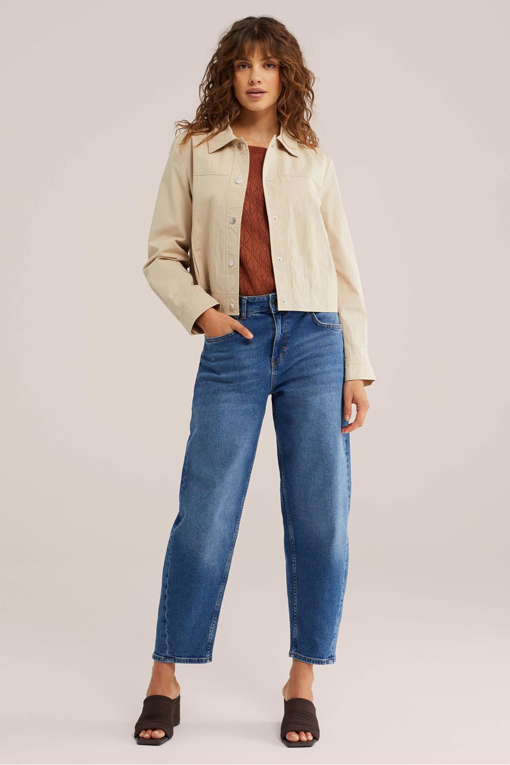 Terracottakleurige dames WE Fashion top van acryl met effen, korte mouwen, boothals en lurex
