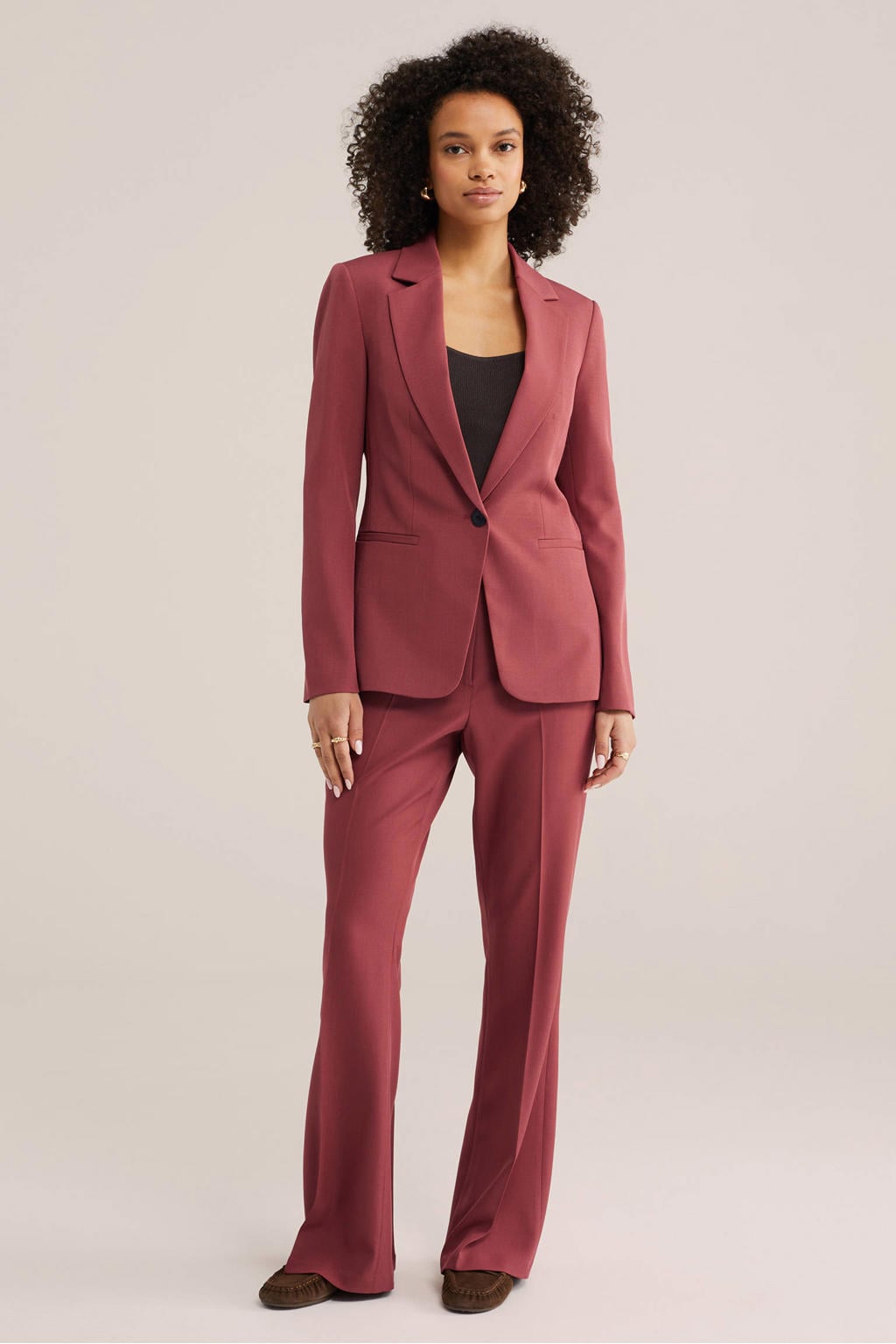 Rode dames WE Fashion flared regular waist pantalon van polyester met knoopsluiting en effen