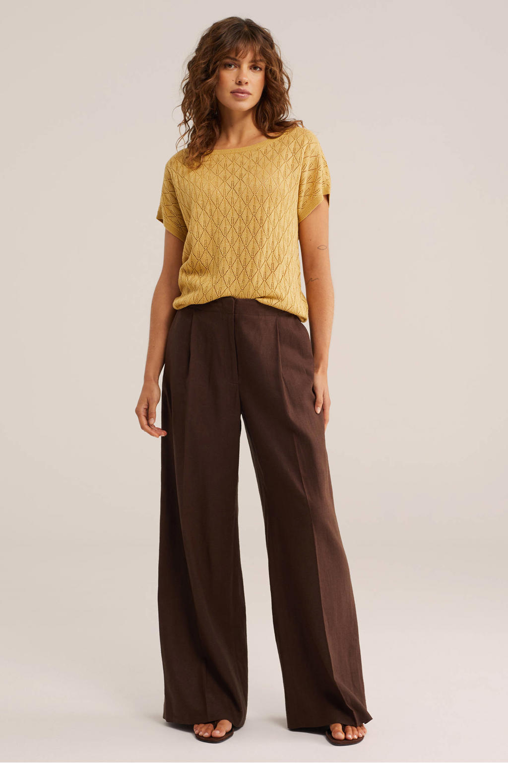Okergele dames WE Fashion top van acryl met effen, korte mouwen, boothals en lurex