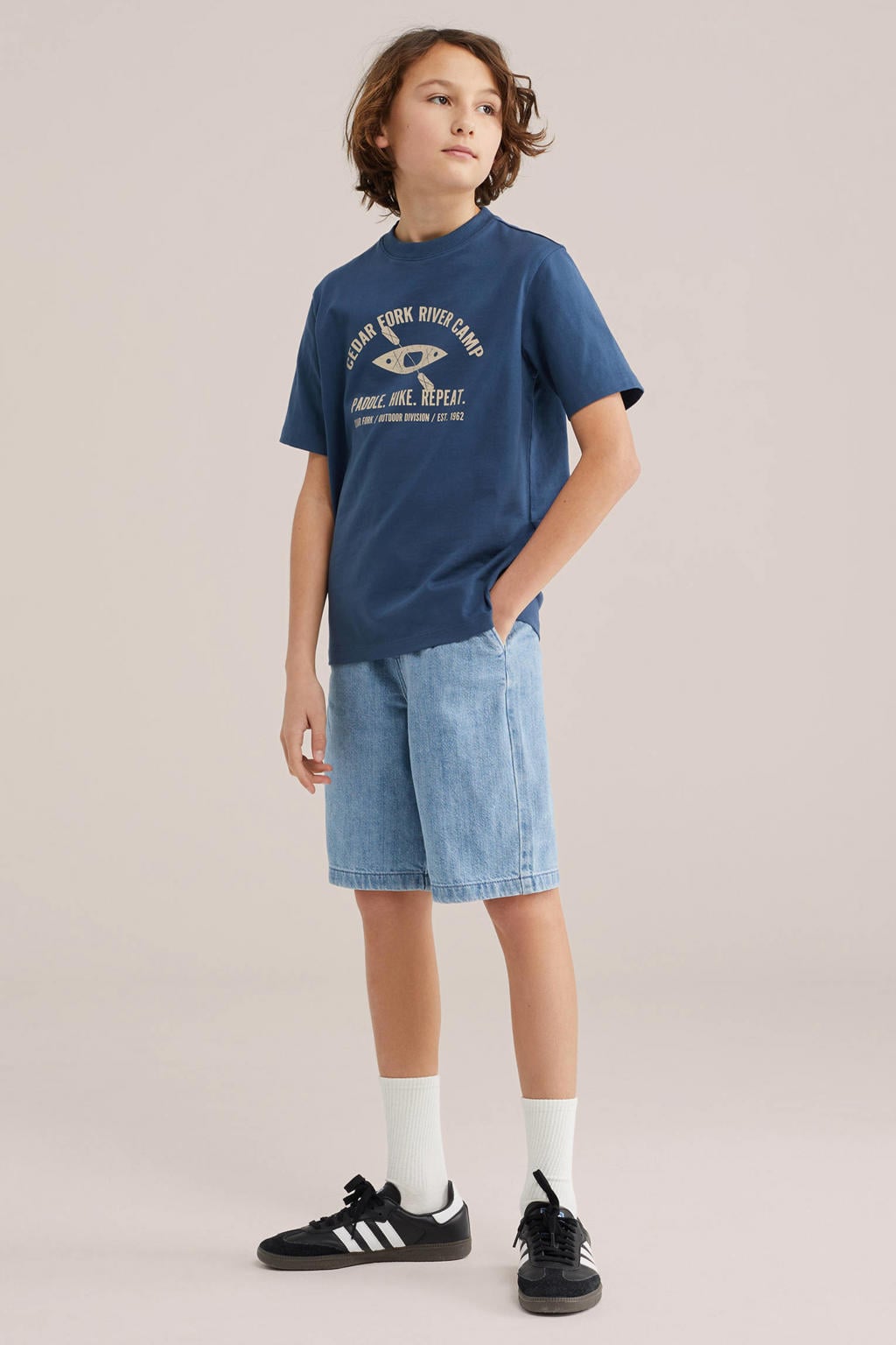 Donkerblauwe jongens WE Fashion T-shirt van katoen met printopdruk, korte mouwen en ronde hals