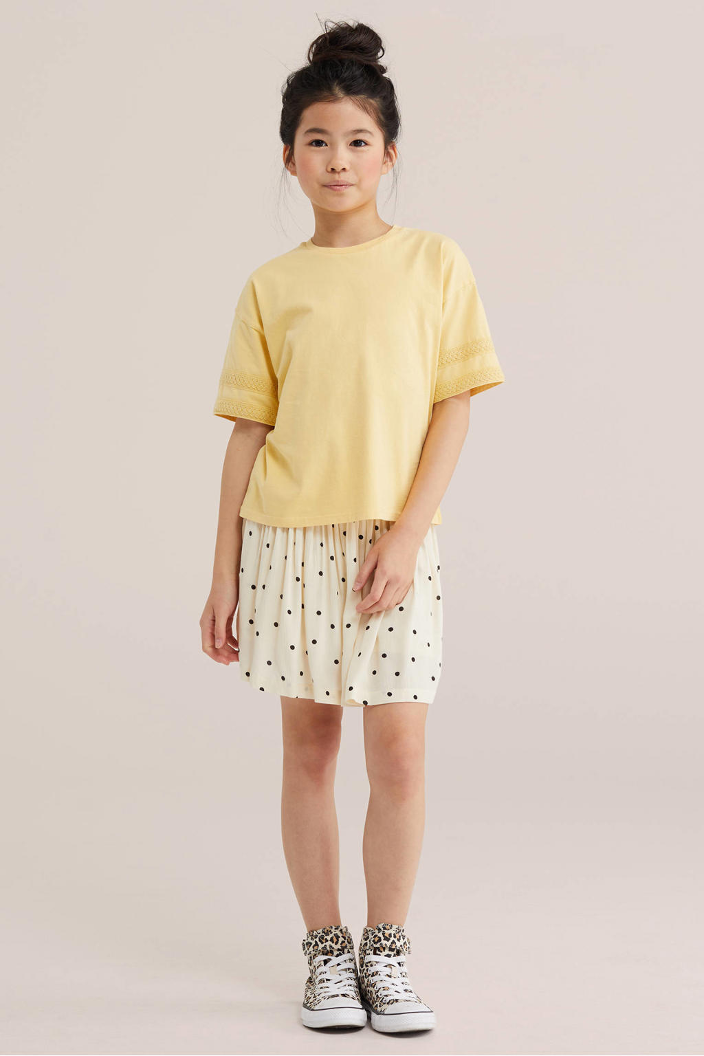 Gele meisjes WE Fashion T-shirt van katoen met effen, korte mouwen, ronde hals en borduursels