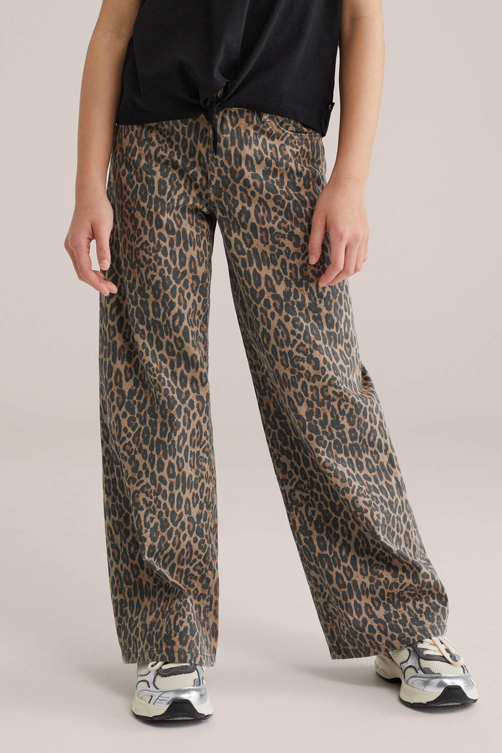 Bruine meisjes WE Fashion Blue Ridge high waist wide leg jeans van denim met rits- en knoopsluiting en dierenprint