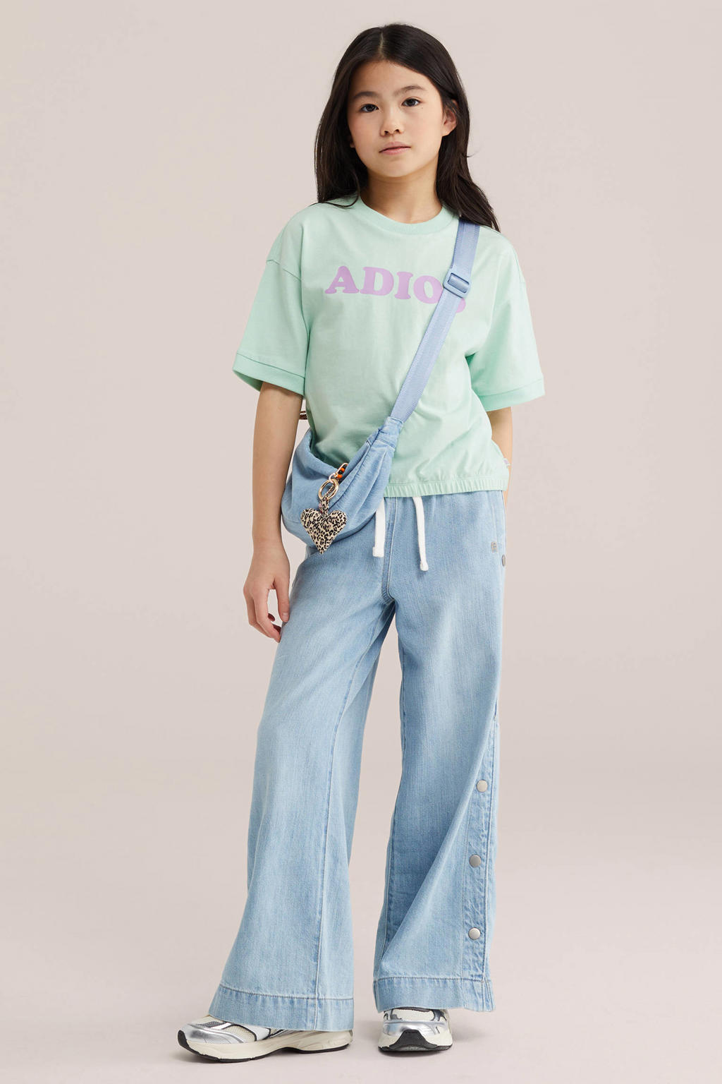 Mintgroene meisjes WE Fashion T-shirt van katoen met tekst print, korte mouwen, ronde hals en elastische boord