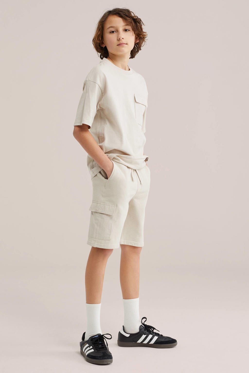 Beige jongens WE Fashion sweatshort met elastische tailleband met koord en effen
