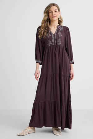 crinkle maxi jurk met borduursel donkerbruin