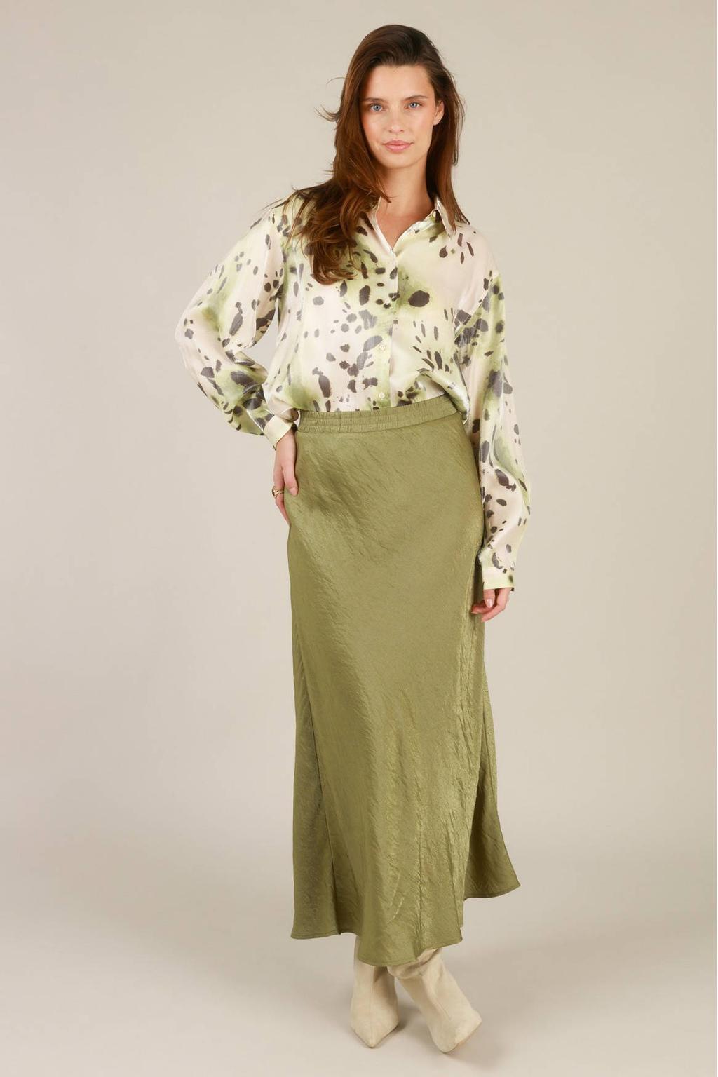 Ecru en groene dames Yest blouse van viscose met lange mouwen, klassieke kraag en knoopsluiting