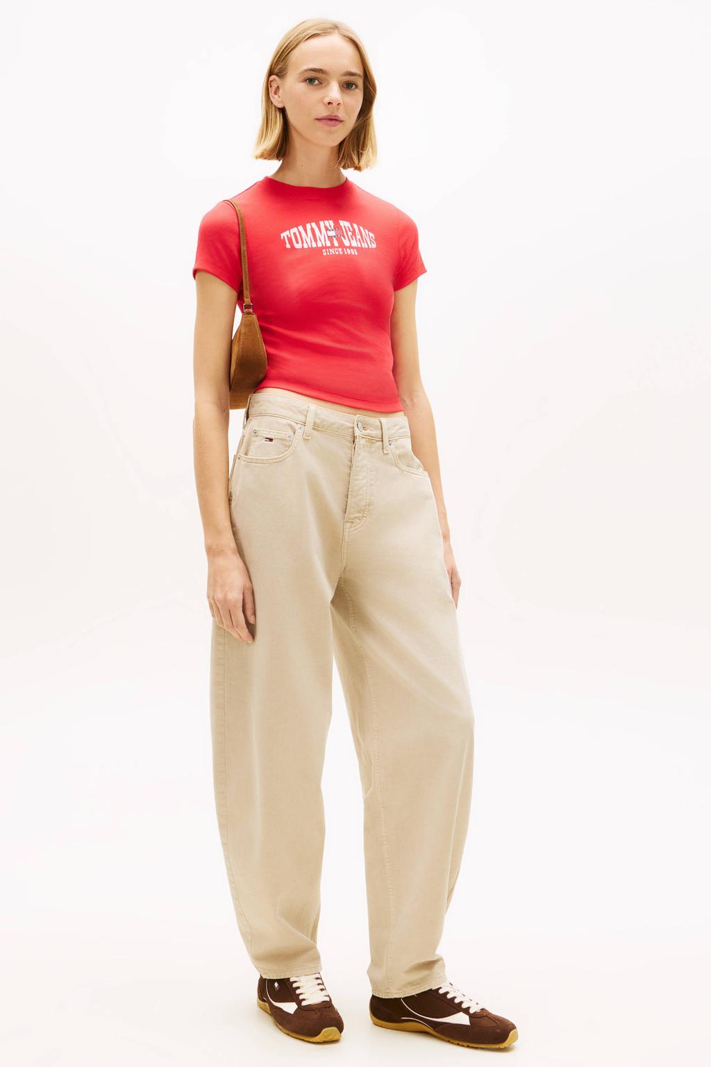 Rode dames Tommy Jeans T-shirt van katoen met logo dessin, korte mouwen en ronde hals