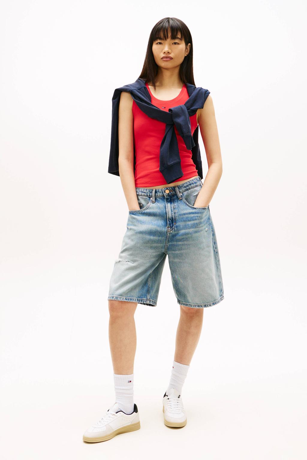 Rode dames Tommy Jeans top met logo dessin en ronde hals