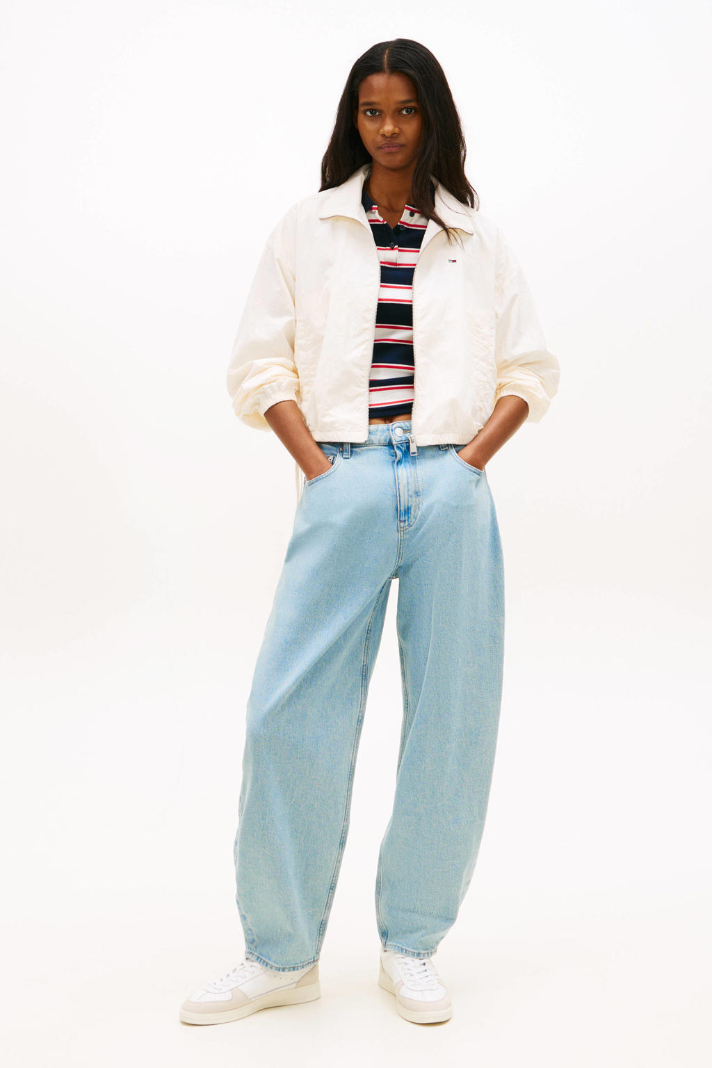 Light blue denim dames Tommy Jeans barrel jeans van denim met regular waist, rits- en knoopsluiting en effen