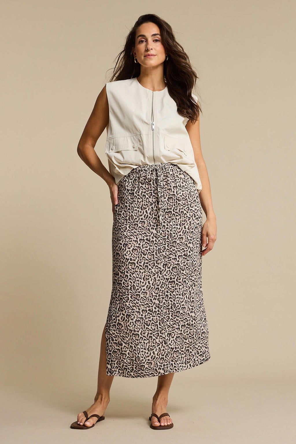 Bruine dames Red Button kokerrok met panterprint gemaakt van viscose en met elastische tailleband met koord
