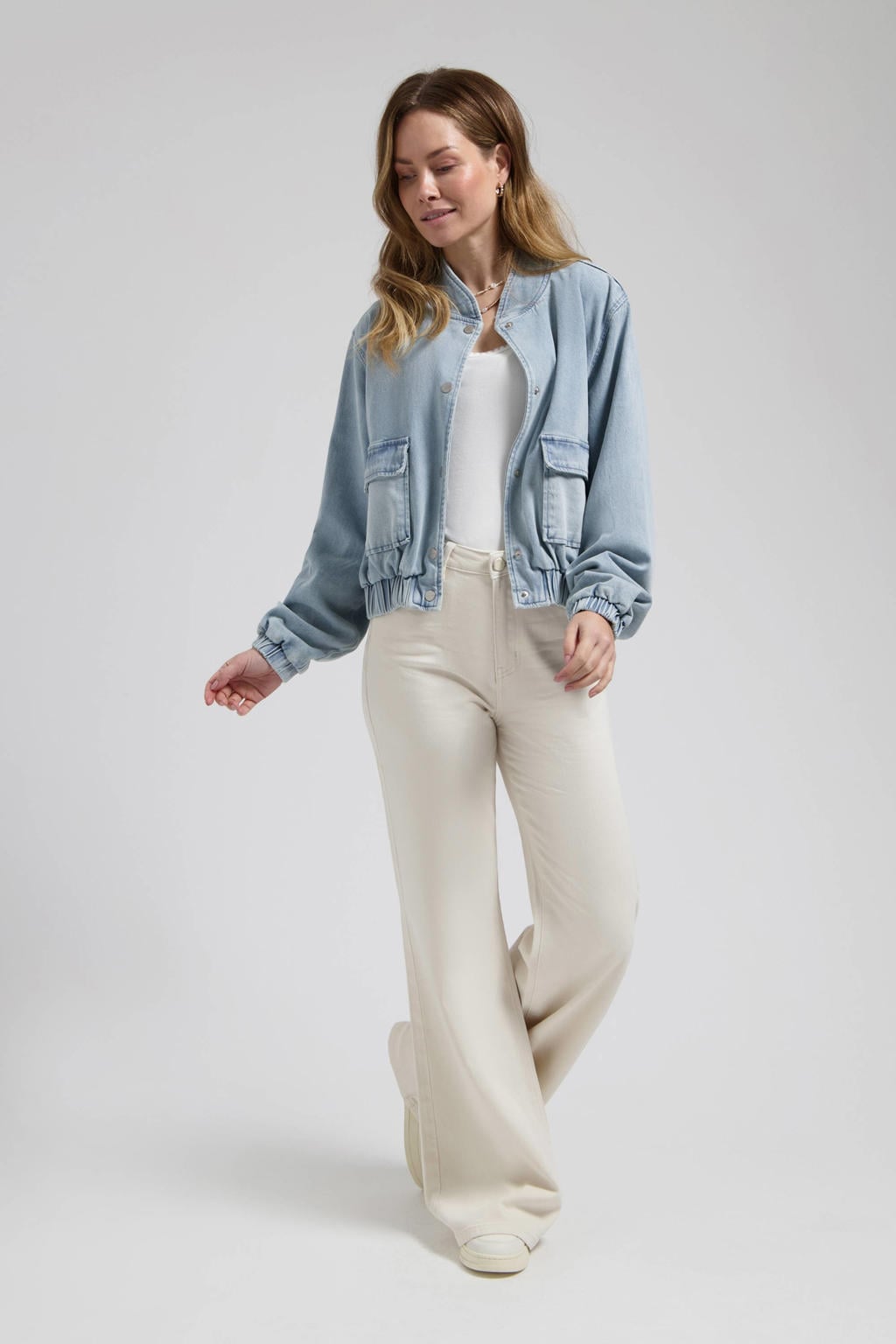 Light blue denim dames Florez bomberjack van denim met effen, lange mouwen en ronde hals