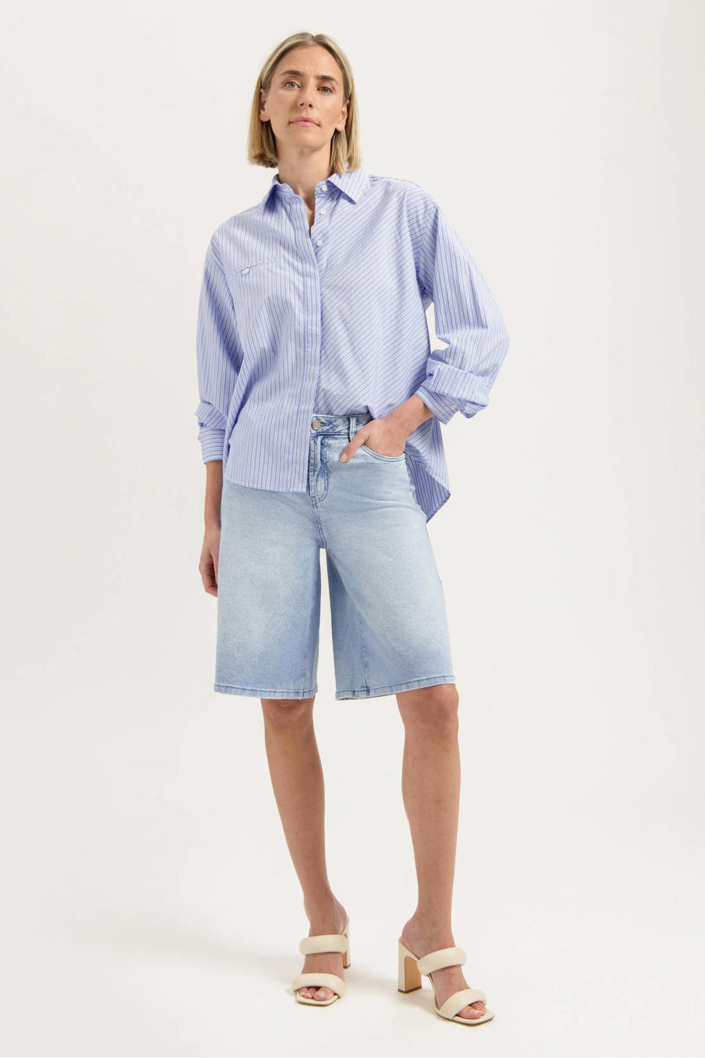 Light blue denim dames Florez straight regular waist short van denim met rits- en drukknoopsluiting en effen