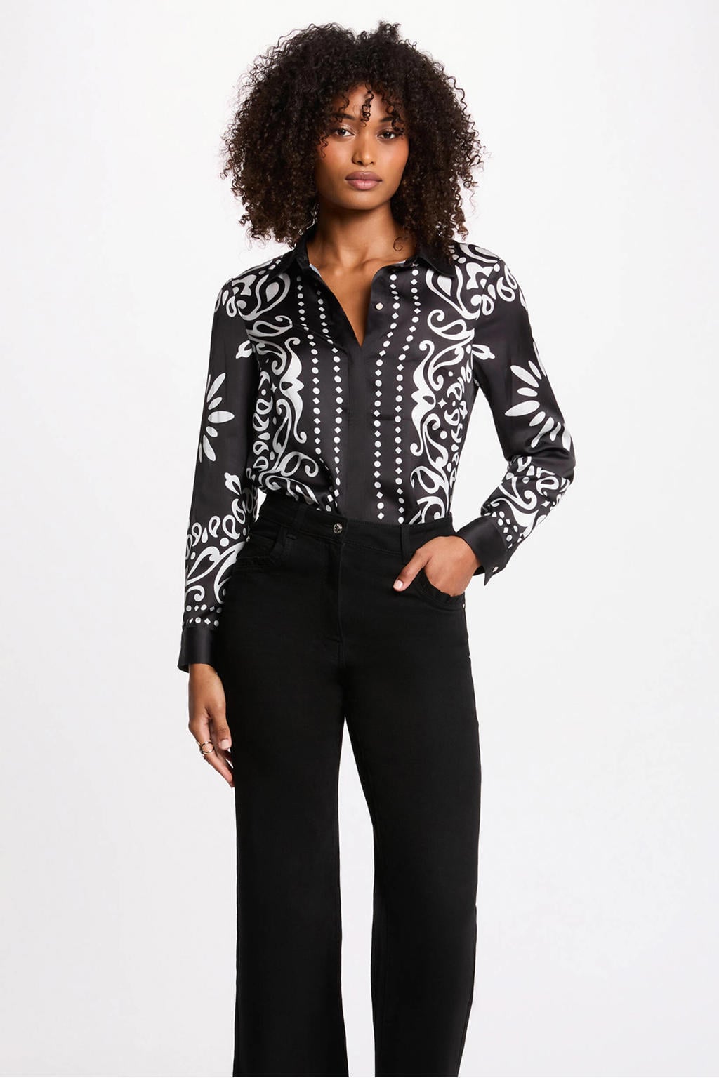 Zwart en witte dames Morgan satijnen blouse print met paisley print, lange mouwen, klassieke kraag en knoopsluiting