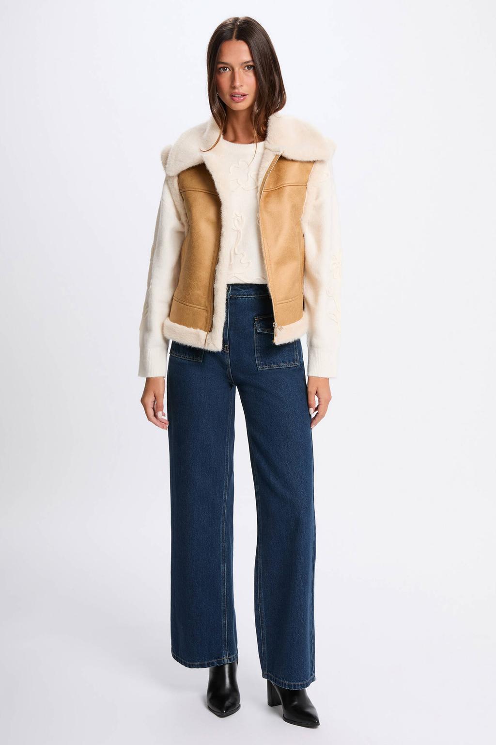 Camelkleurige dames Morgan imitatieleren bodywarmer met klassieke kraag en imitatiebontkraag
