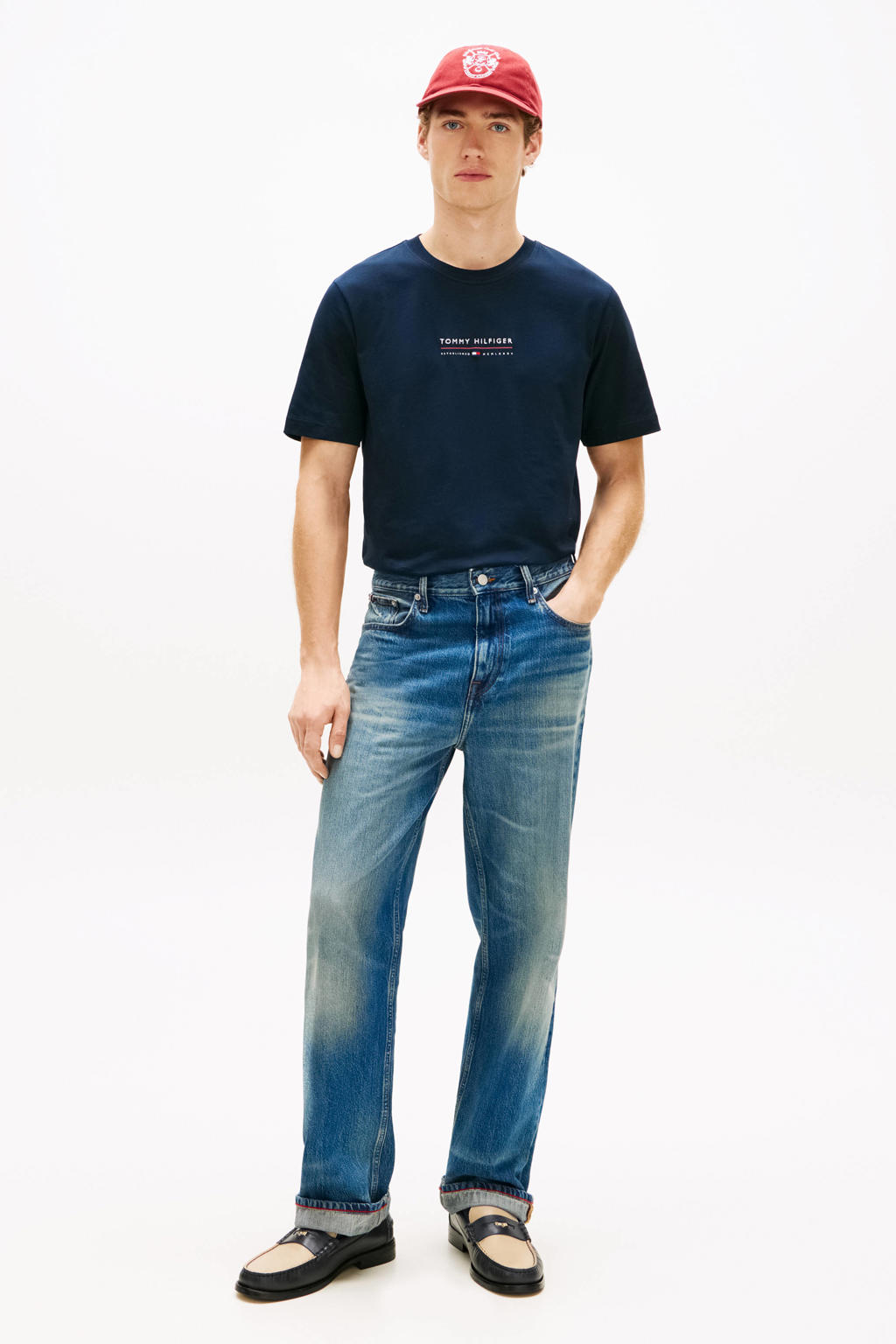 Donkerblauwe heren Tommy Hilfiger regular T-shirt van katoen met logo dessin, korte mouwen en ronde hals