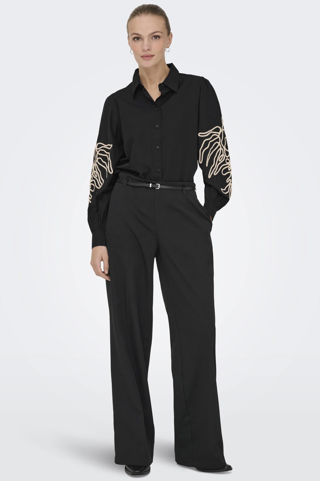 Zwart en ecru dames JDY blouse van katoen met effen, lange mouwen, klassieke kraag, knoopsluiting en borduursels